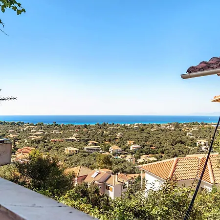 Apartment Lefkothea 3 *